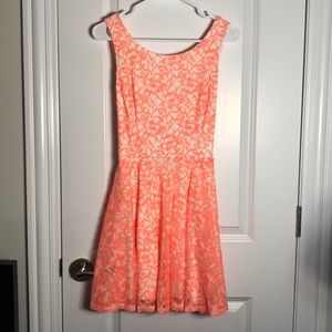 Guess keyhole back dress